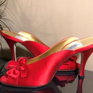 NIB SOPHIE GAREL COUTURE RED SATIN 9